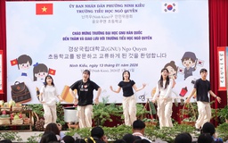 Học sinh Cần Thơ giao lưu văn hóa với sinh viên Hàn Quốc