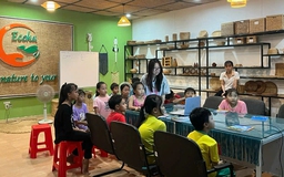 Lớp học miễn phí cho con em làng nghề lục bình