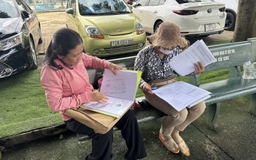 Mướt mồ hôi với các tờ khai thuế