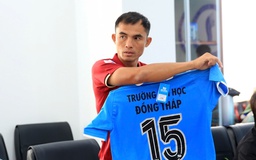 Từ chức vô địch V-League đến sân cỏ sinh viên