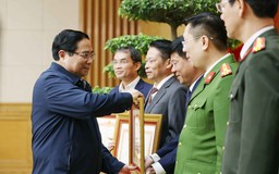 Hồi sinh những xóm làng sau bão lũ