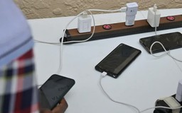 Vì sao smartphone dùng vẫn ổn nhưng cắm sạc là chậm?