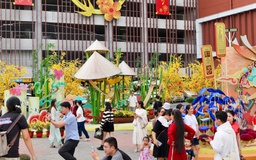 Không gian chụp ảnh tết vừa được mở cửa, có linh vật Tết Bính Ngọ