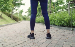 Nghiên cứu: Có một cách đi bộ cực kỳ cần cho người lớn tuổi