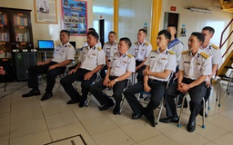 Cán bộ, chiến sĩ nhà giàn DK1 theo dõi Đại hội Đảng XIV từ nơi đầu sóng