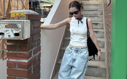 Quần jeans ống rộng trở thành lựa chọn quen thuộc trong tủ đồ của phái đẹp