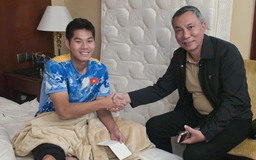Chủ tịch VFF Trần Quốc Tuấn thăm Hiểu Minh, khẳng định sẽ tạo điều kiện phục hồi tốt nhất