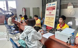 Không khí Tết sớm tại điểm phát vé Tết sum vầy 2026