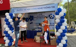Trải nghiệm công nghệ mới tại các gian triển lãm Tư vấn mùa thi