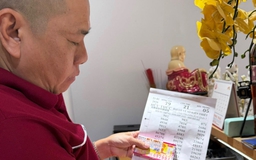 Khách TP.HCM trúng cây vé 34,3 tỉ đồng xổ số miền Nam, lập tức gửi ngân hàng