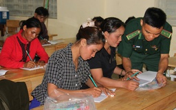 7 lớp học, 190 người biết chữ: Hành trình gieo chữ của một người lính