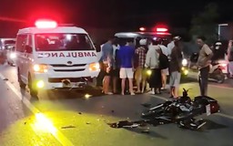 Tai nạn giữa xe cứu thương và xe máy khiến 2 người tử vong