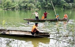 Đà Nẵng: Lật ghe trên hồ thủy điện khi đánh cá, bé trai 13 tuổi tử vong
