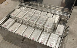 Mỗi kg bạc đắt thêm gần 10 triệu chỉ trong 3 ngày