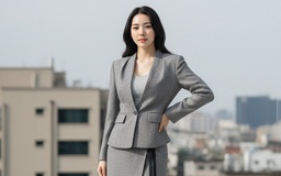 Chọn chân váy dài cho những ngày mưa lạnh