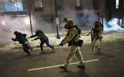 Nhà Trắng xoa dịu khủng hoảng tại Minneapolis