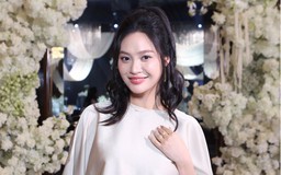 'Hoa hậu người Tày' Nông Thúy Hằng 'lên chức'