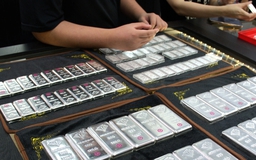 Chuyên gia nói về kịch bản giá bạc đảo chiều đột ngột