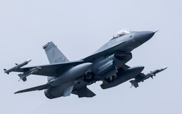 Đài Loan phô diễn năng lực chiến đấu cơ F-16 tân tiến