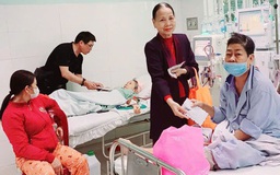 Cô giáo làng biển mê làm việc thiện