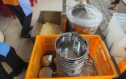 Thêm hàng ngàn học sinh TP.HCM tạm dừng ăn bán trú vì lo ngại thực phẩm