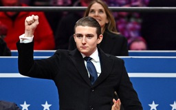 Kẻ hành hung nói 'ghen tuông' khi bạn trò chuyện với Barron Trump