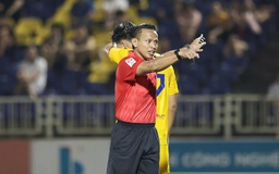 Hai trọng tài Malaysia điều hành CLB CAHN đại chiến Ninh Bình, chỉ tiếc HLV Polking bị cấm chỉ đạo