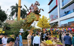 Phố xá rộn ràng đón tết