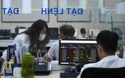 Cổ phiếu nào 'xông đất' sàn chứng khoán năm 2026?