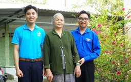 Chuyện chưa từng kể của cô gái vá đường trong đêm