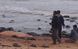 Quảng Trị: Tìm thấy thi thể ngư dân bị sóng đánh mất tích trên biển