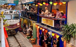 Hà Nội đề nghị dừng chạy tàu qua 'phố cà phê đường tàu'
