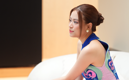 Nhan sắc Hoàng Thùy Linh ở tuổi 38