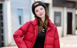 Giữ ấm mà vẫn thời thượng với bộ đôi áo phao và mũ len