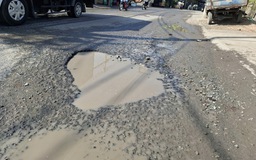 Đường xuống cấp cần sửa chữa