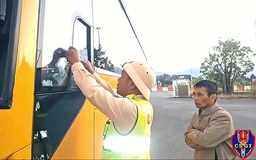 Phạt 81,5 triệu đồng chủ xe và tài xế không bằng lái chở khách trên cao tốc