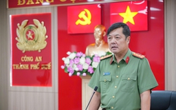 Tân giám đốc Công an thành phố Huế công bố đường dây nóng, hoạt động 24/24