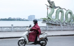 Không khí lạnh mạnh khiến miền Bắc trở rét, miền Trung mưa lớn 5 ngày