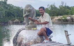 Giao nộp cổ vật tượng thần khỉ Hanuman quý hiếm, được thưởng và ý nghĩa đằng sau