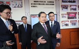 Chủ tịch Quốc hội thăm mô hình lập pháp ở Bắc Kinh