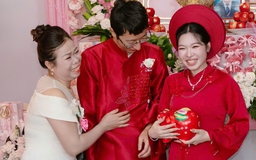 Dì 'nuôi' heo đất suốt 2 năm, bất ngờ tặng cháu gái ngày cưới