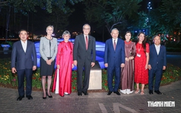 Tổng Bí thư, Chủ tịch nước Tô Lâm và Tổng thống Thụy Sĩ dạo hồ Hoàn Kiếm