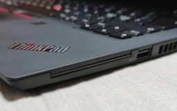 Cổng SC bí ẩn trên laptop có tác dụng gì?