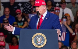 Ông Trump giải thích quyết định mới về Nga