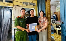 Thiếu tá giữ 'tài khoản 0 đồng' và hành trình chắp cánh ước mơ Thiếu tá giữ 'tài khoản 0 đồng' và hành trình chắp cánh ước mơ