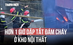 Nghi đốt rác cháy lan: Kho nội thất ở Đà Lạt bốc cháy dữ dội, khói đen bao trùm