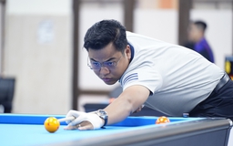 Billiards: Nhà vô địch Việt Nam thắng đẹp trận 'derby', thẳng tiến vòng 16 PBA Billiards: Nhà vô địch Việt Nam thắng đẹp trận 'derby', thẳng tiến vòng 16 PBA