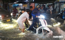 Những tuyến đường nào ở TP.HCM hễ mưa lớn là ngập?