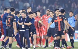 Trọng tài Malaysia bị Ninh Bình phản ứng dữ dội vì thu hồi thẻ vàng của Đình Trọng: Lý do 'quay xe' là...