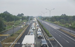 Kẹt xe cao tốc TP.HCM - Long Thành  - Dầu Giây sáng sớm 24 tháng chạp